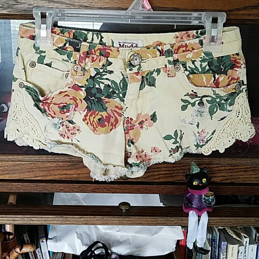 Flower shorts